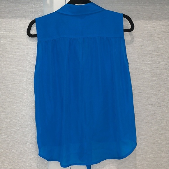 TURQUOISE BLUE BLOUSE! Button down and tie knot front! - Picture 7 of 12